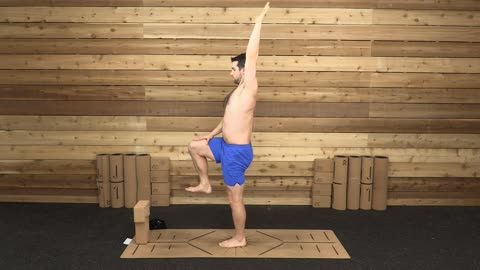 15-Minute Beginner’s Yoga for Men Total Body Workout | Build Strength, Mobility & Flexibility