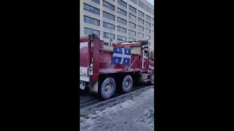 Des camions, des camions et encore des camions dans la ville de Québec.