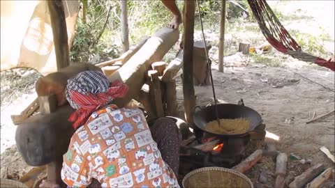 Cambodia កម្ពុជា - roadside rice snack - 2013-12