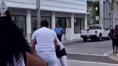 2021 Miami Spring Break - Blacks Twerking as Another Black Chased For Not Paying Bill