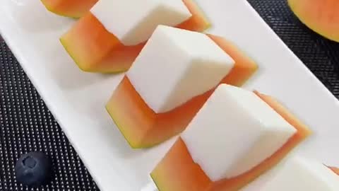 Make papaya milk jelly in summer