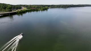 Drone captures Amazing Aerial Footage of Wake Boarding