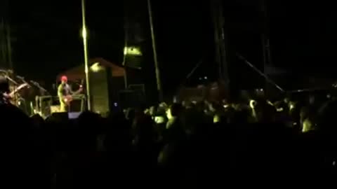 Meteor lights up sky during Modest Mouse concert