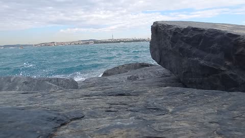 Sea waves on the rocks