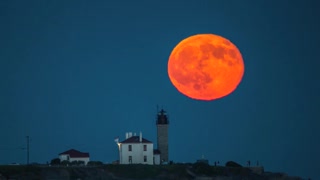 Incredible Full Moon Rising Timelapse Over Lighthouse