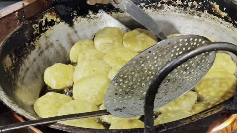 Puri Making !!! Making lentil Fried Bread !! Streetfood