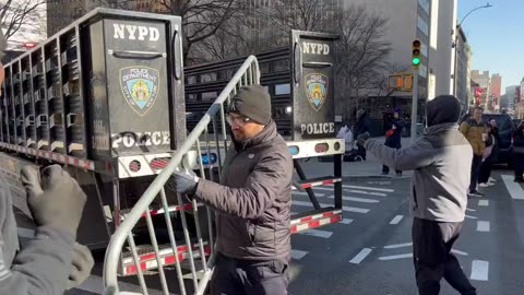 Barricades set outside of Manhattan Criminal Court ahead of possible Trump indictment