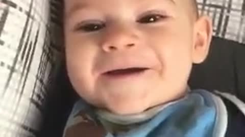 ¡La risa de este bebé es extremadamente contagiosa!
