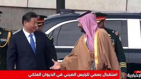 Saudi Crown Prince Mohammed bin Salman receives Chinese President Xi Jinping at Al Yamamah Palace in Riyadh