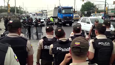 Ecuador declares emergency as attacks kill five police
