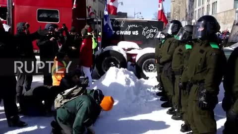 Canada: At least 100 arrested in Ottawa as police try to remove "Freedom Convoy" protesters