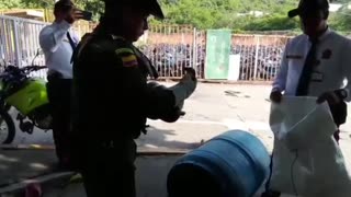 En la Dirección de Tránsito de Bucaramanga había una 'culebra' de verdad