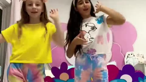 Nastya and Evelyn - funny dance