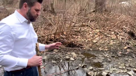VANCE IN SHOCK! Watch What JD Vance Discovers in a Creek Bed in East Palestine, Ohio