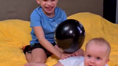 Funny baby farted!🤣🥰🍼 #shorts #comedy #damus DaMus Family