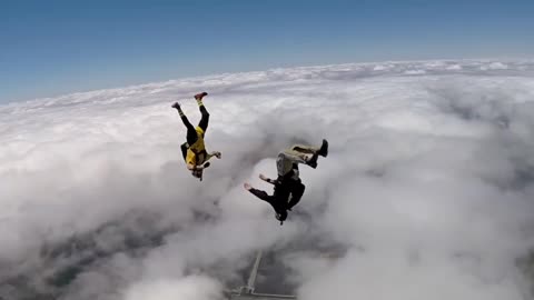 Extreme skydiving