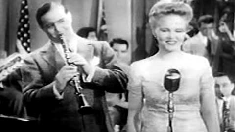 Peggy Lee & Benny Goodman - Why Don't You Do Right = Stage Door Canteen Music Video 1943 (40S11)