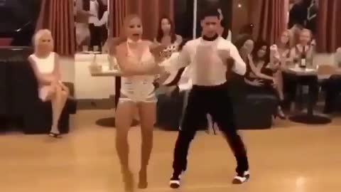 Beautiful and spectacular dance for two 😍😍😍😍😍