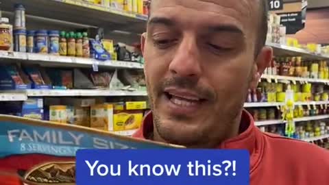 Cubano cobra su primer cheque y realiza su primera compra en el Supermercado