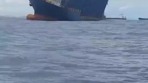 A huge container vessel sank outside Kaohsiung Port, Taiwan