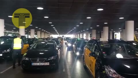 Protesta de los taxistas en el Aeropuerto de Barcelona con paros de 10 a 12 horas