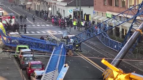 Italy crane collapse kills three in Turin