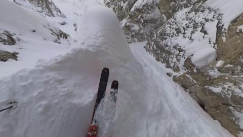 Skier Drops Insanely Steep and Narrow Run in Italy