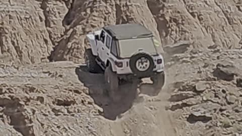 Table Top- very steep vertical climb (making it look easy) - #crawling #jeeplife #offroad #short