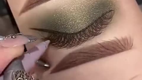 How to create winged 👁️ liner