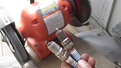 YouTube Video Doesn't Match Original - How To Clean Your Spark Plugs - Lawn Mowers or Car or Truck