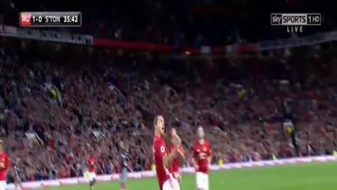 VIDEO: Ibrahimovic Amazing Header Goal