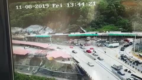 Video: Así fue la emergencia por deslizamiento en obras viales de Manizales