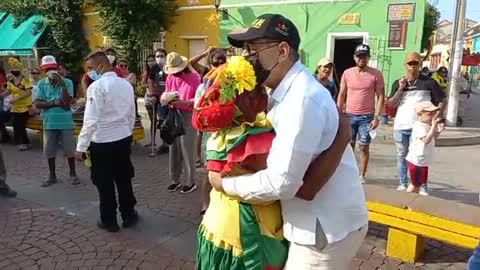 Con ofrendas florales, continúan las Fiestas de la Independencia