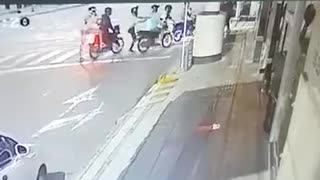 Video: Seis hombres atracaron a dos personas en el sector de La Isla, en Bucaramanga