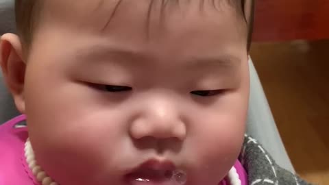 Baby's first baby food reaction