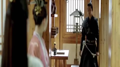 Going into the palace to attend the banquet, he reminded the guards to bring a 2m sword 🤣🤣