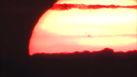 Crazy Huge Spots Appear On The Sun During A Manitoba Sunset