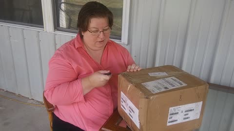 Author S.V. Farnsworth Unboxes Monarch in the Flames