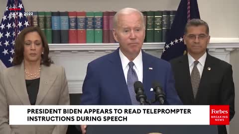 ♻ VIRAL MOMENT: President Biden Appears To READ Teleprompter Instructions During Speech