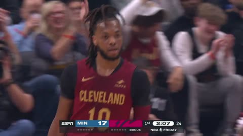 Garland lights up with a killer assist! The Cavs fly with a run of 16-2!