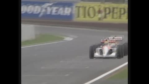 Mansell Vs Senna wheel to wheel almost touching