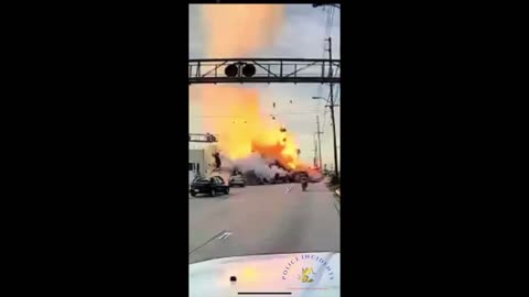 9 LAFD firefighters injured, 2 critically, in Wilmington truck explosion