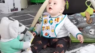 Baby Showered In Bubbles Delivers Extremely Contagious Laughter