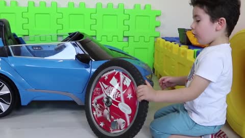 Karpuz Tekerler! Yusuf Ride Powered Car & Change Wheels-Funny Kids Video