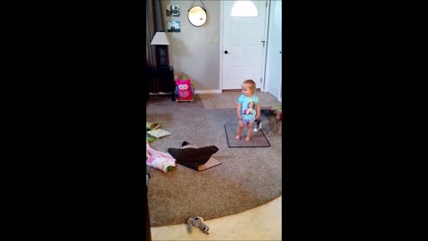 Toddler dances to Watch Me Whip/Nae Nae