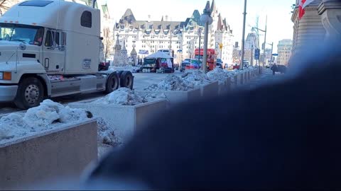 Canadian truckers move trucks to form new defensive positions! Freedom Protest - Ottawa Feb.14