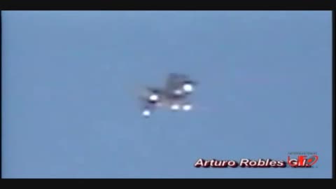 Amazing morphing UFO in Mexico