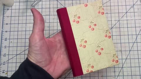 Episode 270 - Junk Journal with Daffodils Galleria - A Book in Under an Hour!