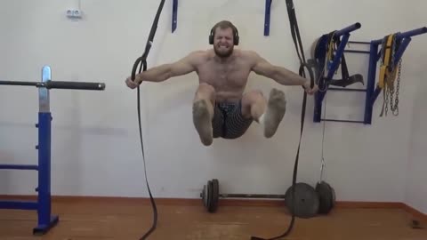 This Athlete Should Be The HEAVIEST Person in Calisthenics