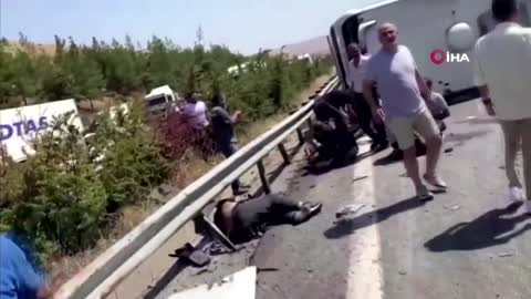 WARNING: GRAPHIC CONTENT – At least 32 killed in Turkey in separate crashes